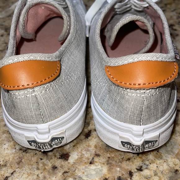 Vans - Picture 7 of 8